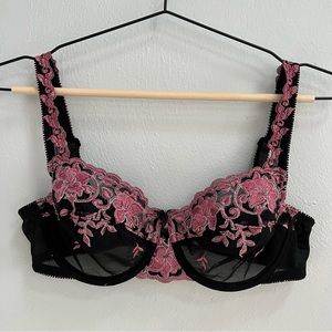 Victoria’s Secret Black Pink Lace Bra